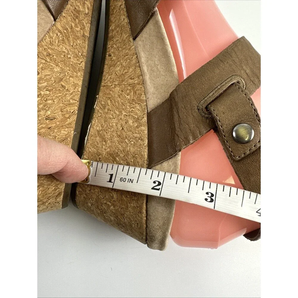 Ugg Serinda Sandal Wedge‎ Brown Tan Leather Ankle Strap Buckle 1014852 Womens 8